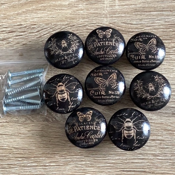 Hand painted wooden pull knobs - Picture 1 of 4